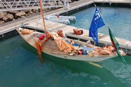 Bateau en toile de jute